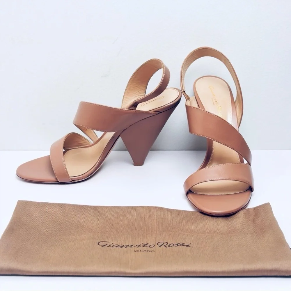 GIANVITO ROSSI Viola Vitello Praline Triangle Heel Leather Slingback Sandal NEW